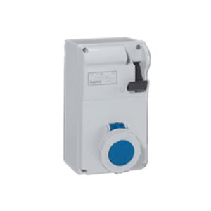 CAJA EQUIPADA CON TOMA 2P+T 16A 230V IP56 5662104 Legrand