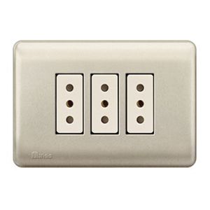 PLACA GENESIS ARMADA CON TOMA CORRIENTE TRIPLE 10A 2P+T, NIQUEL 2741963 Schneider Electric
