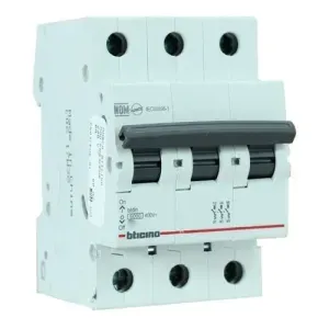 AUTOMATICO 3 POLOS 50A, 230/400V, ICU 6KA 2435002 Bticino