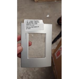 TAPA L&L RECTANGULAR 3P TECH 48031TE108 Bticino