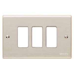 PLACA 3 PUESTO MAGIC MATIX COLOR OXIDAL 97300302 Bticino